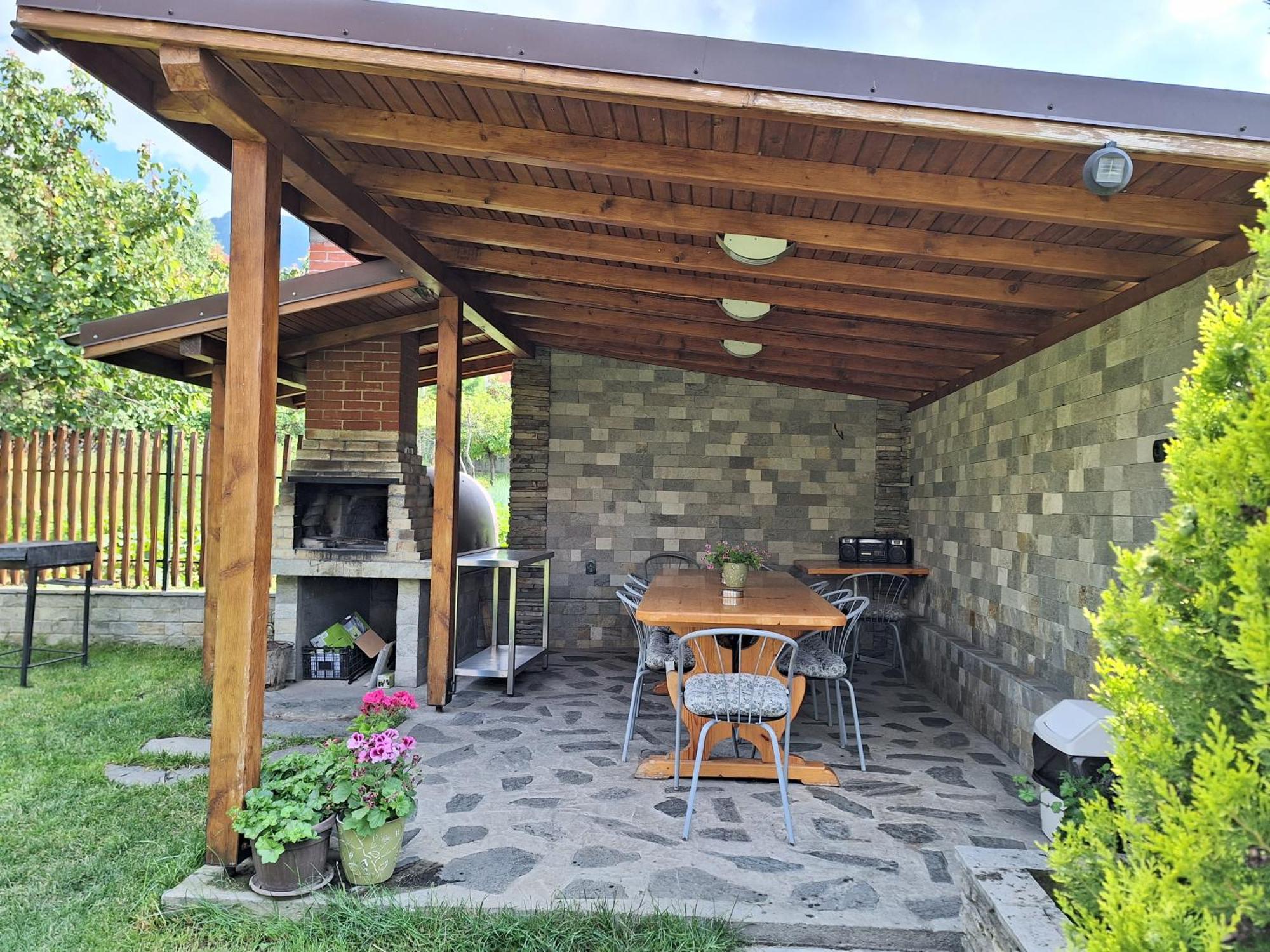 Guest House Vessyta Saparewa Banja Exterior foto